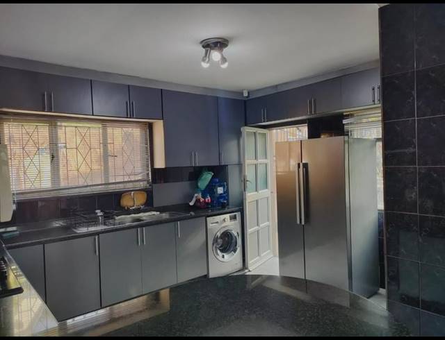 4 BEDROOM HOUSE FOR SALE IN SHALLCROSS